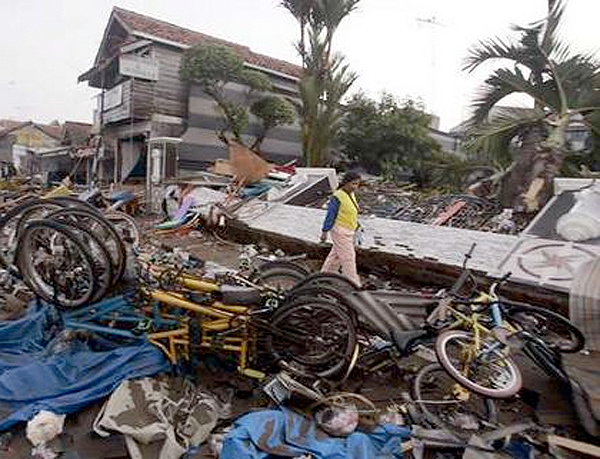 Despite tsunami relief efforts many people are still left displaced. SMH.COM PHOTO
